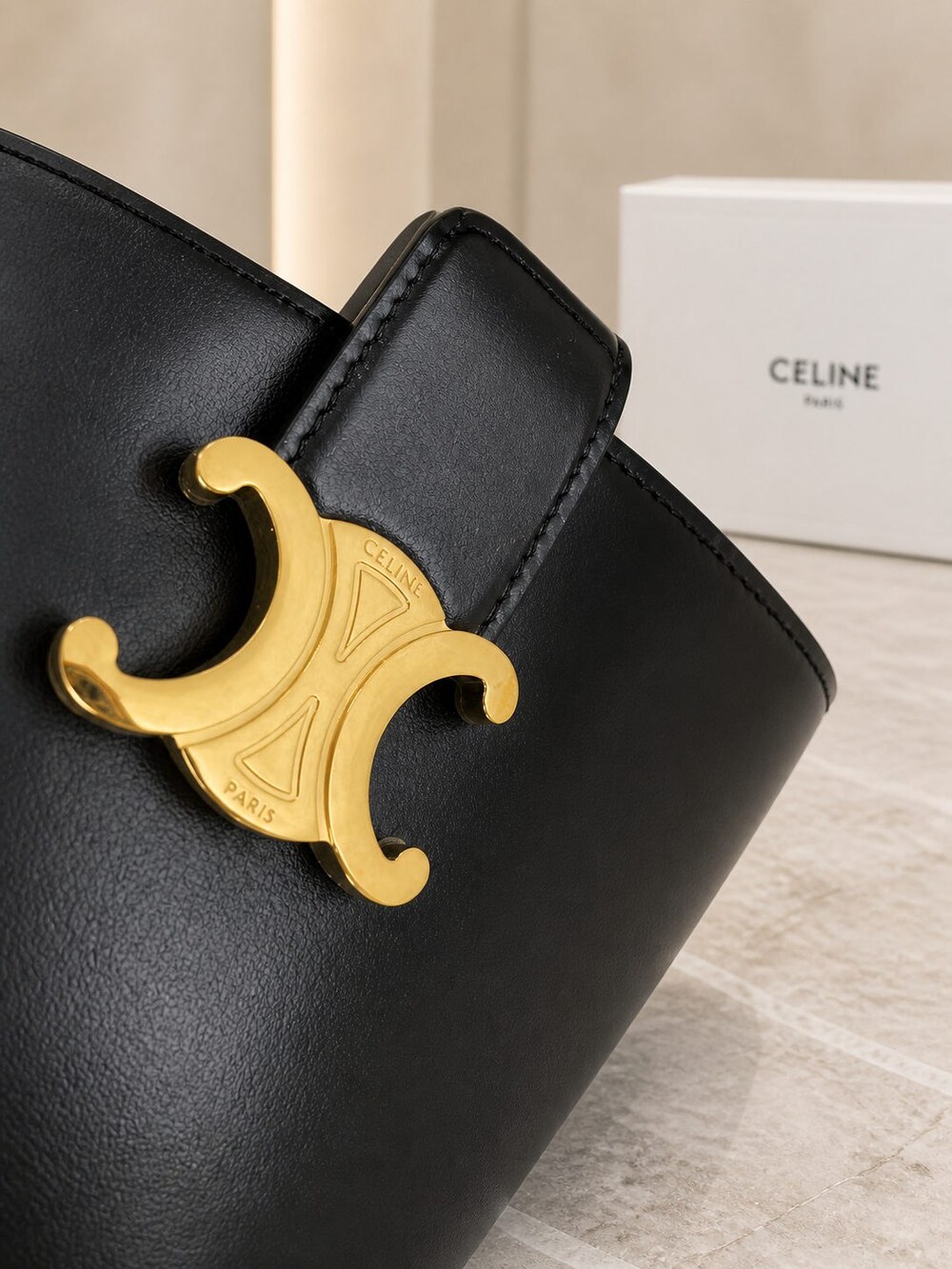 Celine Louise Medium Black Smooth Calfskin Bucket Shoulder Bag - Picture 5 of 9
